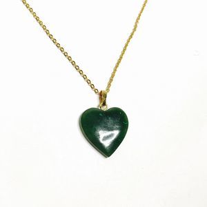 Green heart pendant/Necklace gold tone